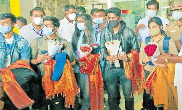 mailam mla sivakumar receive ukraine students